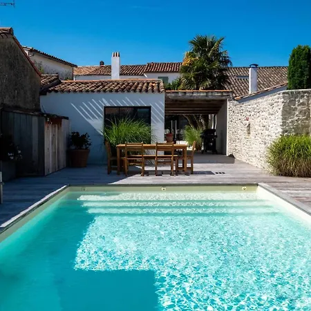 Βίλα Maison De Village Renovee Avec Piscine La Flotte