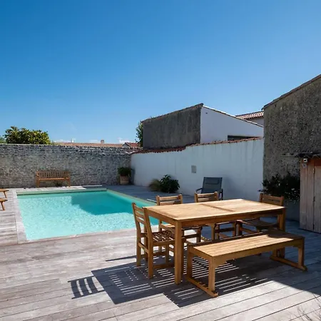 Maison De Village Renovee Avec Piscine Villa
