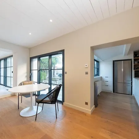 Maison De Village Renovee Avec Piscine La Flotte
